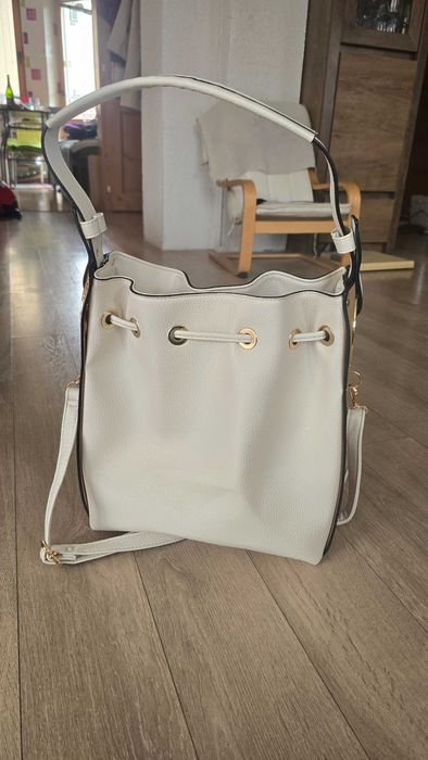 Дамска чанта от изкуствена кожа