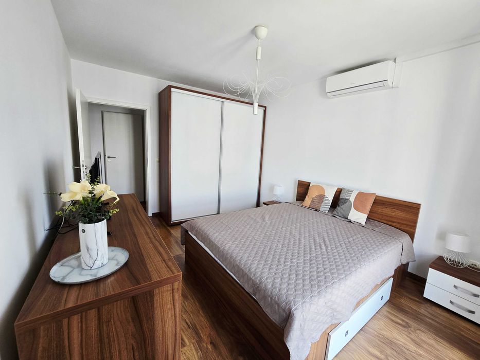 Apartament 3 camere mobilat, 2 bai, 3 unitati AC+parcare, 5 min Coresi
