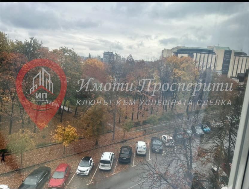 Дава се под наем Тристаен апартамент в София, Център - 110 кв.м за 1296.42 € - Снимка #12