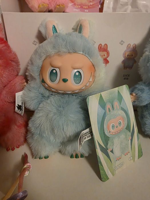 Big into energy - оригинални лабубу