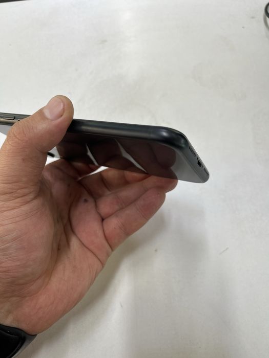 Iphone XR (64GB) в идеальном состояний