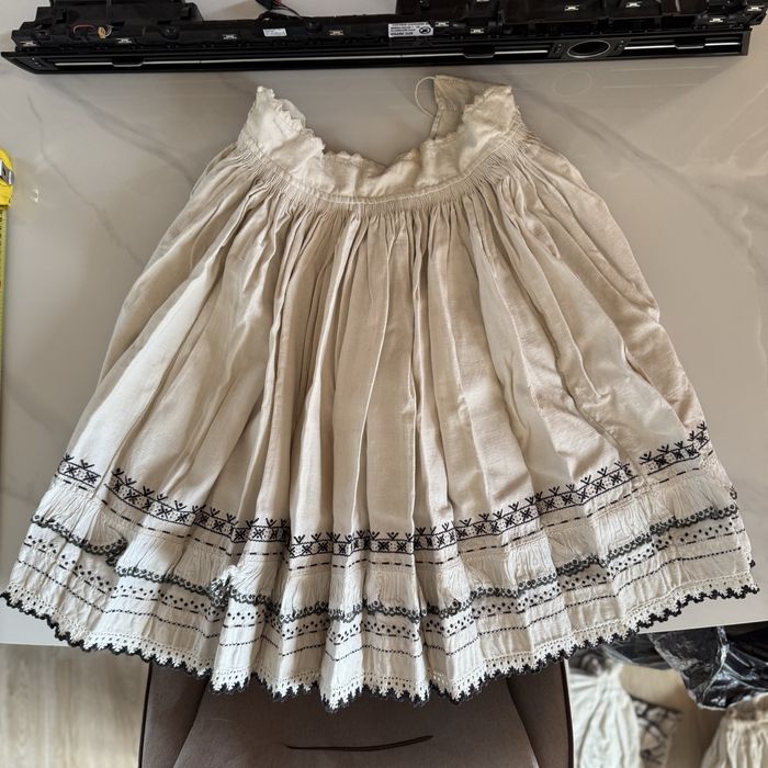 Vand camasi port traditional vechi 100 ani