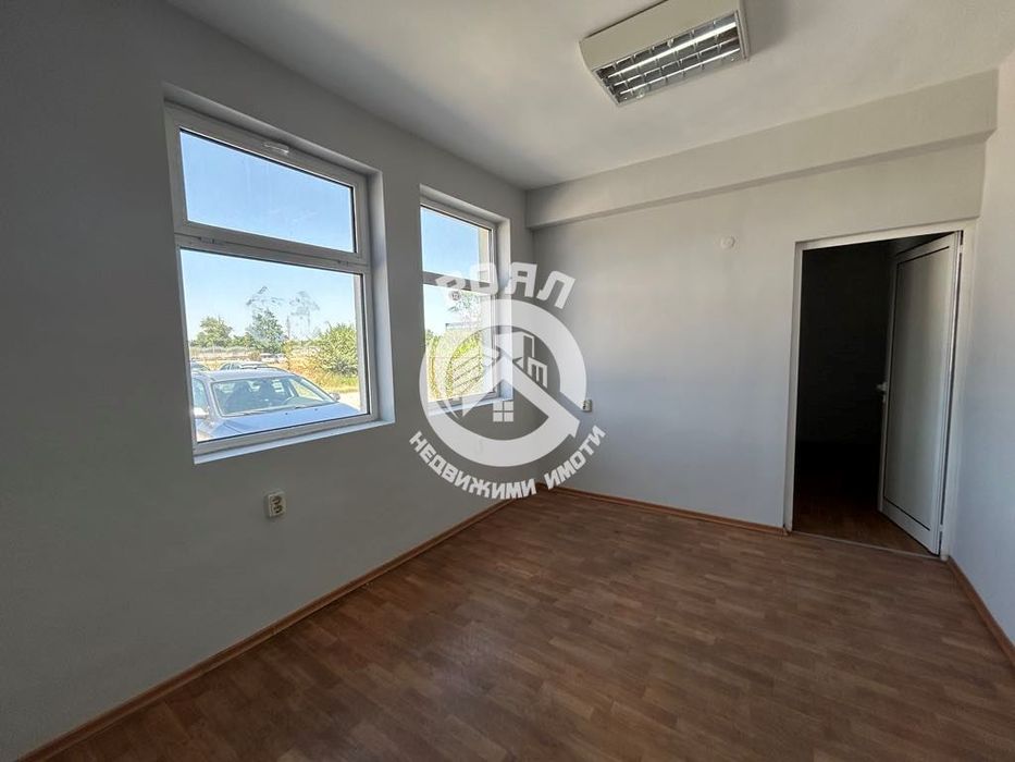 Дава се под наем Склад в Пловдив, Индустриална зона - Север - 706 кв.м за 2118 € - Снимка #3