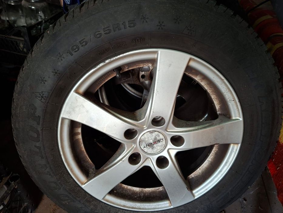 Vând jante +anvelope iarnă 195/ 65/ R15