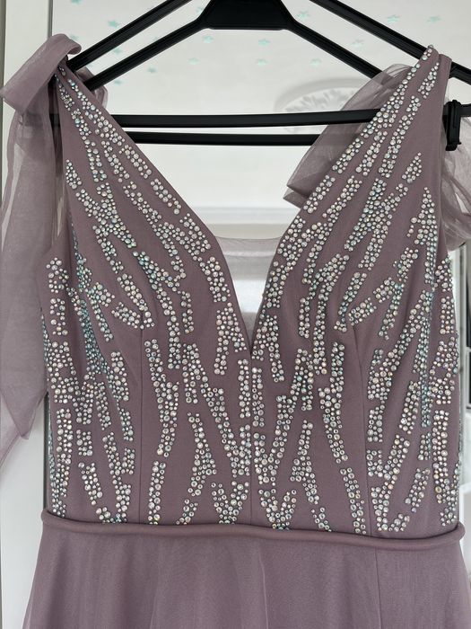 Официална рокля, за повод!