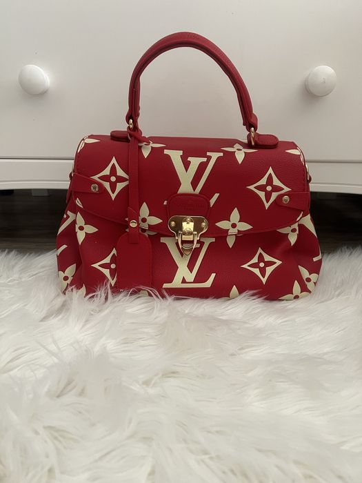 Червена чанта LV