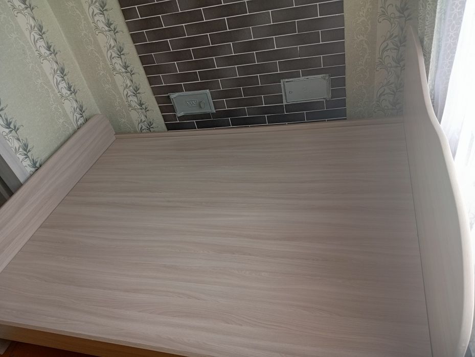 Продам кровать .