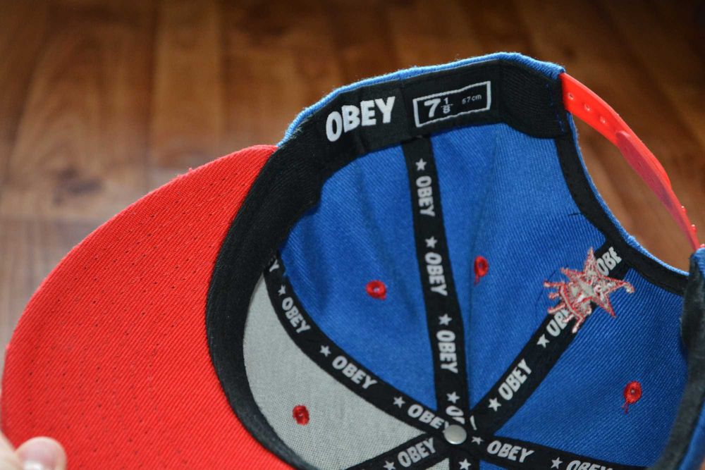 Красочные корейские бейсболки