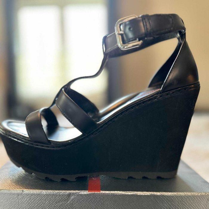 Prada оригинални дамски сандали на платформа