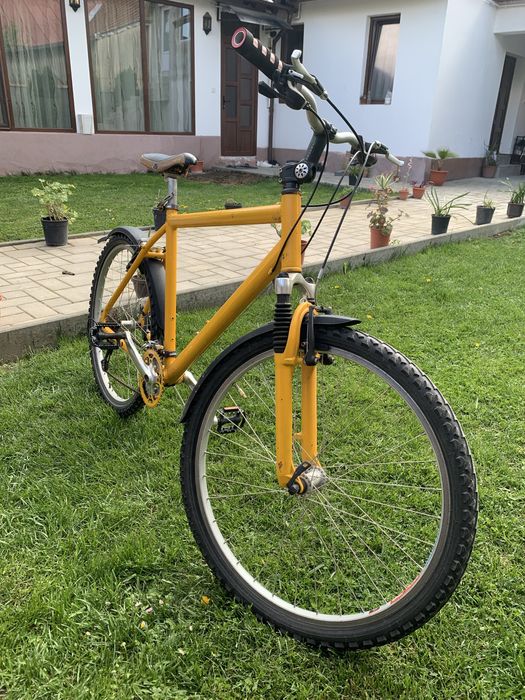 Vand bicicleta cu cauciuri noi perfect functionala