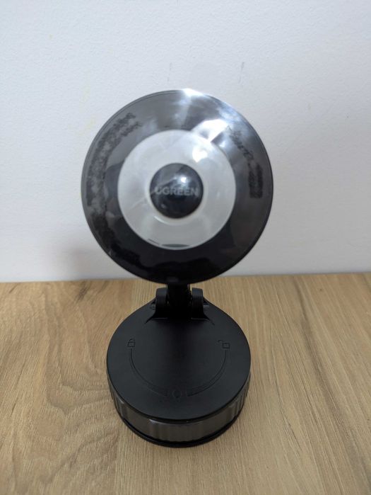 Suport telefon pentru mașină cu prindere vacuum