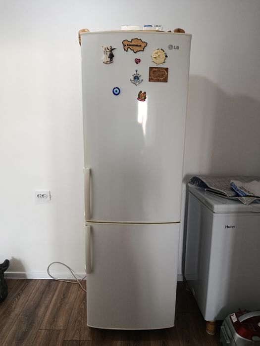 Продам Холодильник LG