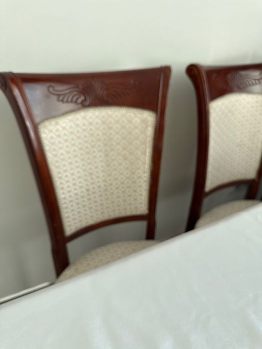 Продам стуля 12 шт отличном состаянее