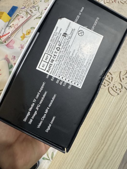 Aparat foto NOU la cutie