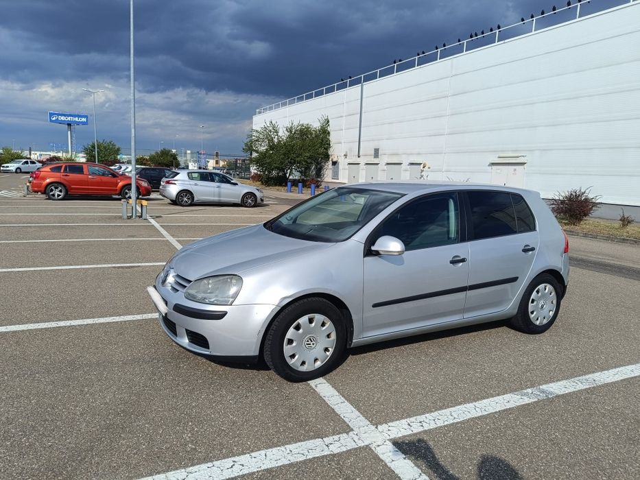 Volkswagen Golf 5 – 1.4 Benzină (2004) – Ideal Oraș / Începători