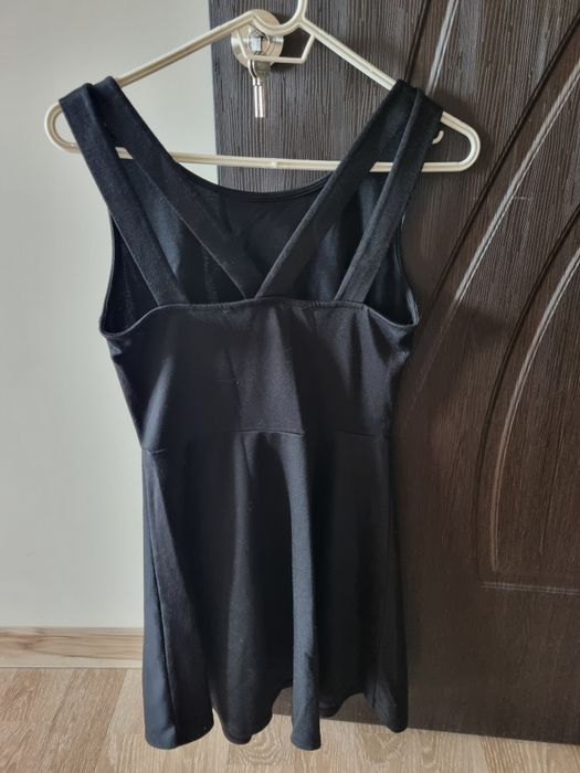 Запазени цветни рокли