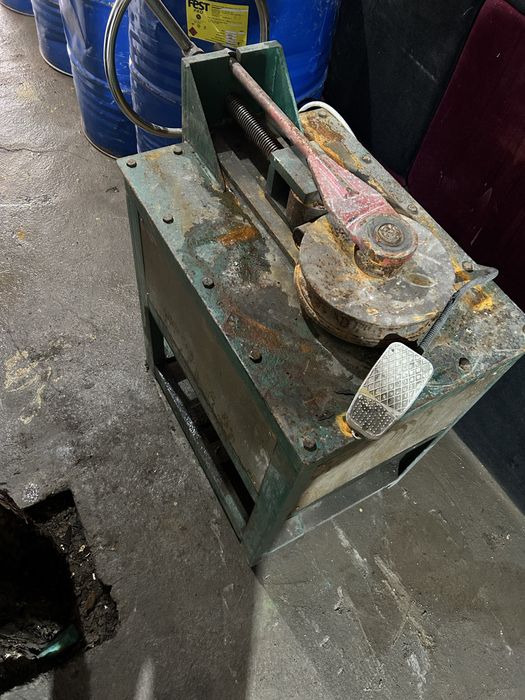 Продам  срочно не дорого трубогиб  для нержавейки и ржавейки  металов