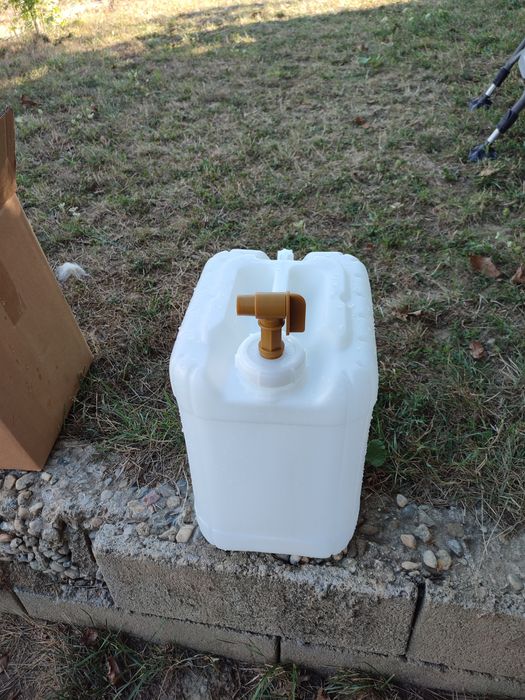 Bidoane de 20 l cu dop cu garnitura