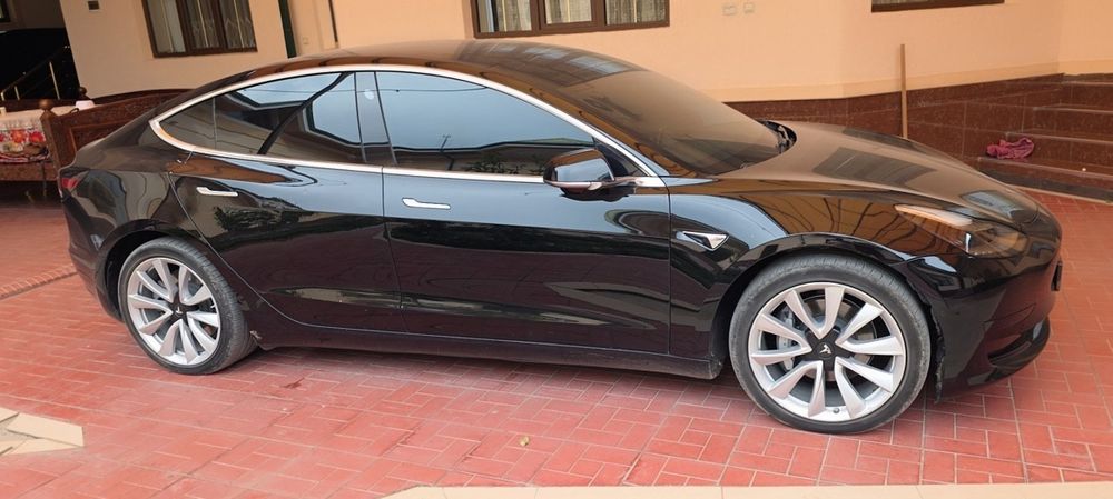 Tesla model 3 Fargona