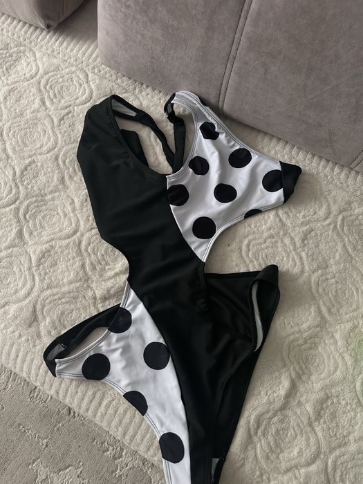 Продам купальник новый