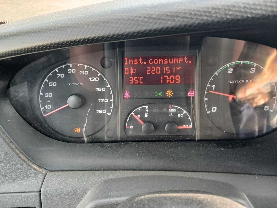 Oferta! Iveco Daily 2.3 Diesel, AC, Pilot, an 2014, inmatriculata, primul proprietar