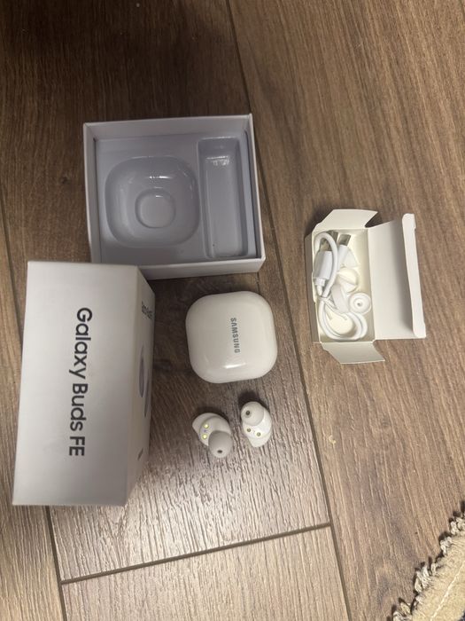 Наушники SAMSUNG Galaxy Bads FE