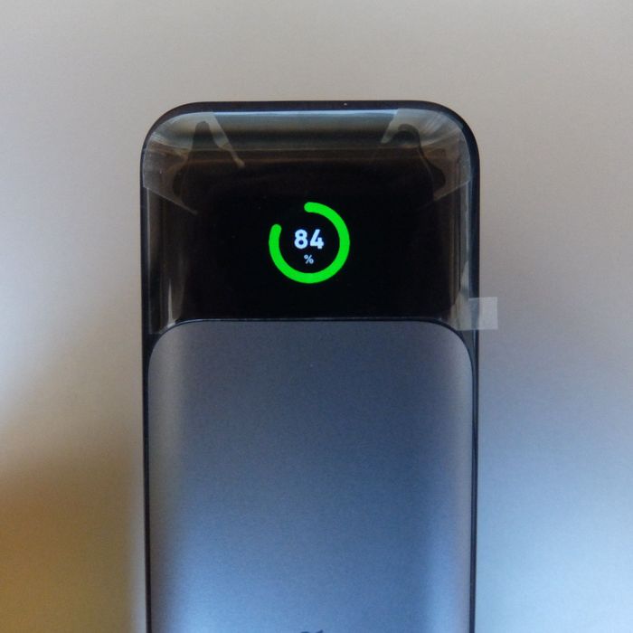 Външна батерия power bank зареждане iPhone laptop MacBook   Anker 737