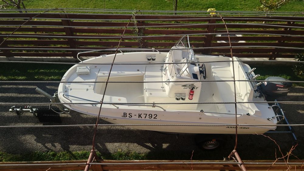 Vând barcă Remus 450 cu periodic și motor 2 timpi 30cp Yamaha