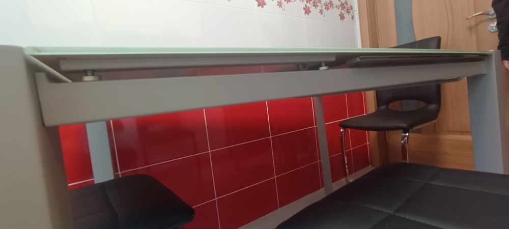 Masă de bucătărie extensibilă+scaune