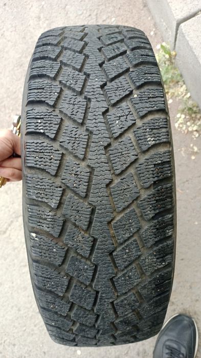 Продам все  всесезонка резину