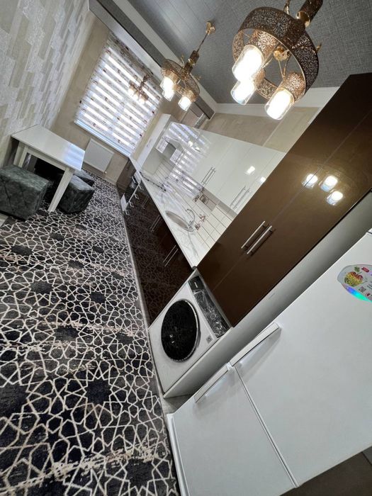 Сдается 3х комнатная квартира на 5 этаже 5 мкр бек остановка 700$