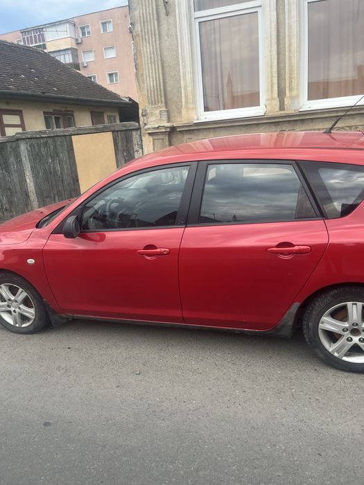 Se vinde mazda 3