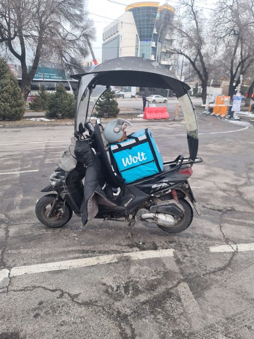 Мопед ходовой,продаётся вместе с сумкой и шлемом