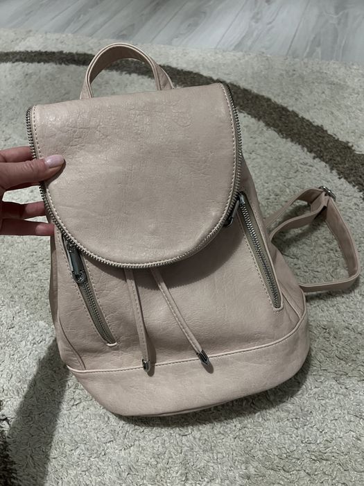 Продам рюкзак новый.