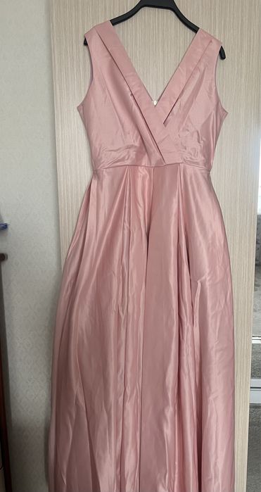 Продам платье нарядное