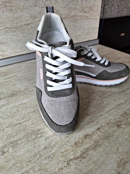 Дамски маратонки Esprit