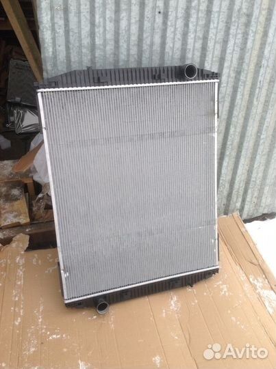 Радиатор охлаждения Iveco