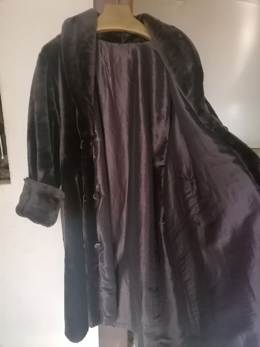 Vând haină de blană (damă)