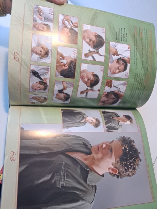 Продам вместе 3шт книги за 2тыс окон. Новые.