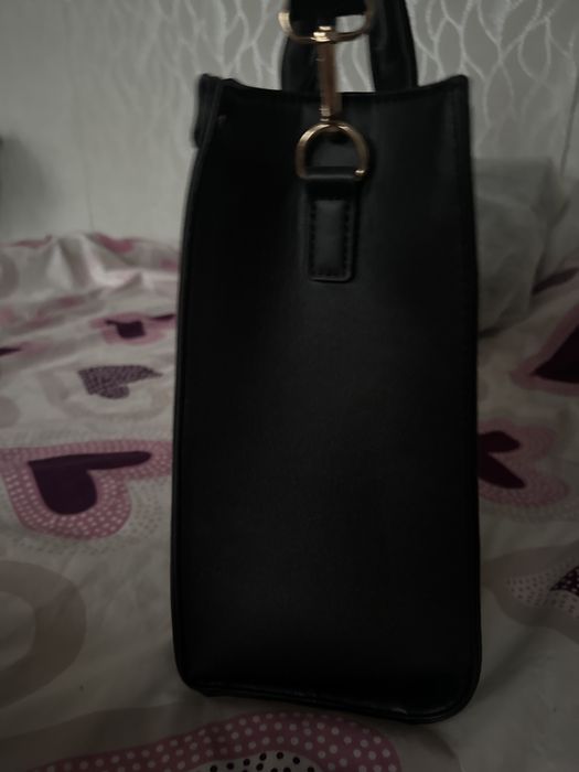 Продам сумку EMILY  LORAN вместительную!