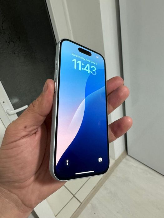 Iphone 15 white 128gb impecabil baterie 100%