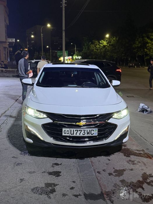 Продам машину Malibu 2 primer
