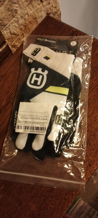 Manusi ,Hasquvarna , noi, de motocross, mtb/ Down Hill/ bicicleta