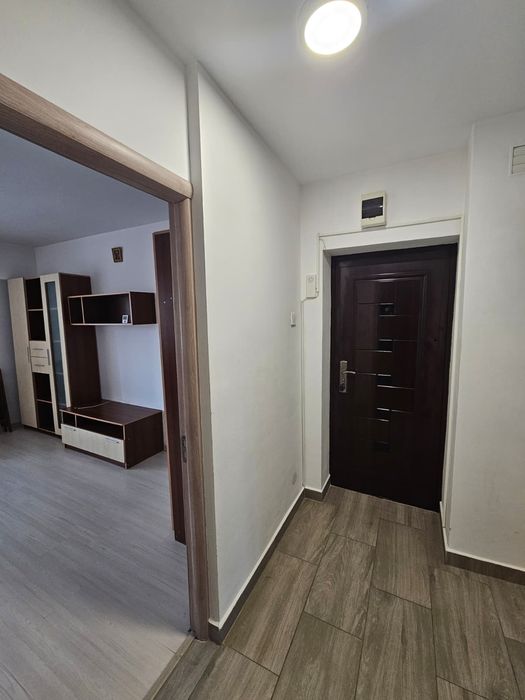 Inchiriez aparatament cu o camera Iasi