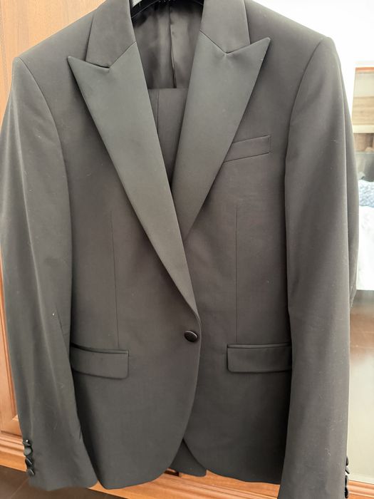 Costum elegant pentru bărbați.