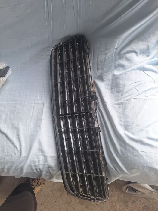 Мерс С решотка ветровки