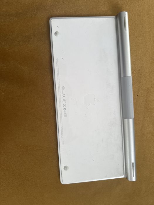Tastatura Apple Wireless