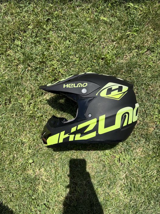 Каска Helno с подарък маска