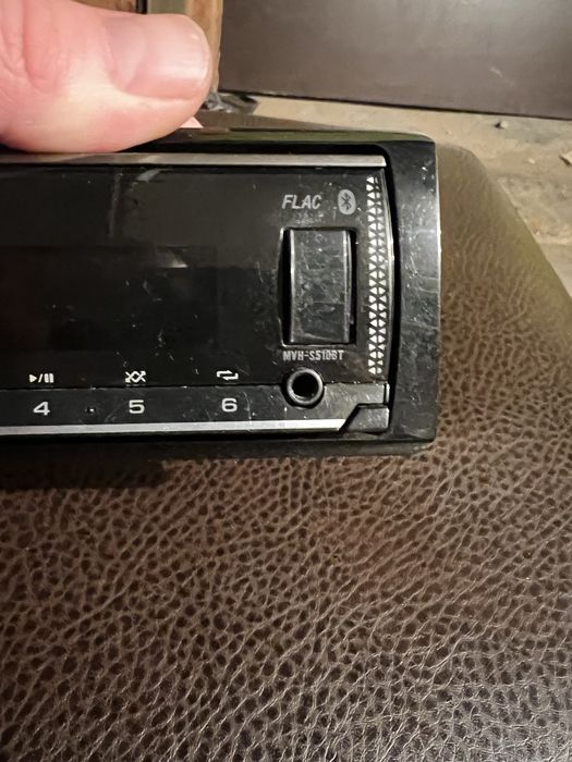 Продам автомагнитолу pioneer.