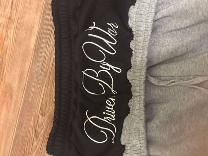 продам серые штаны у2k